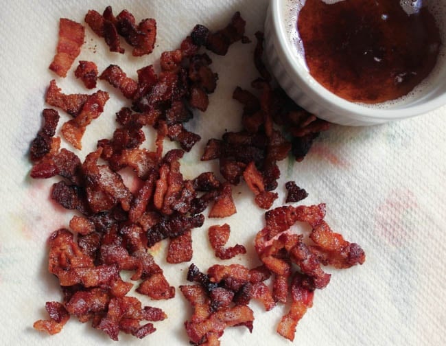 warm-spinach-salad-with-bacon-vinaigrette-and-a-fried-egg-step-3