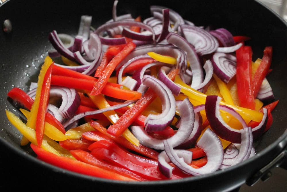 Healthy-Vegetable-Fajita-Salad-with-corn-black-beans-Chipotle-Vinaigrette-step-3
