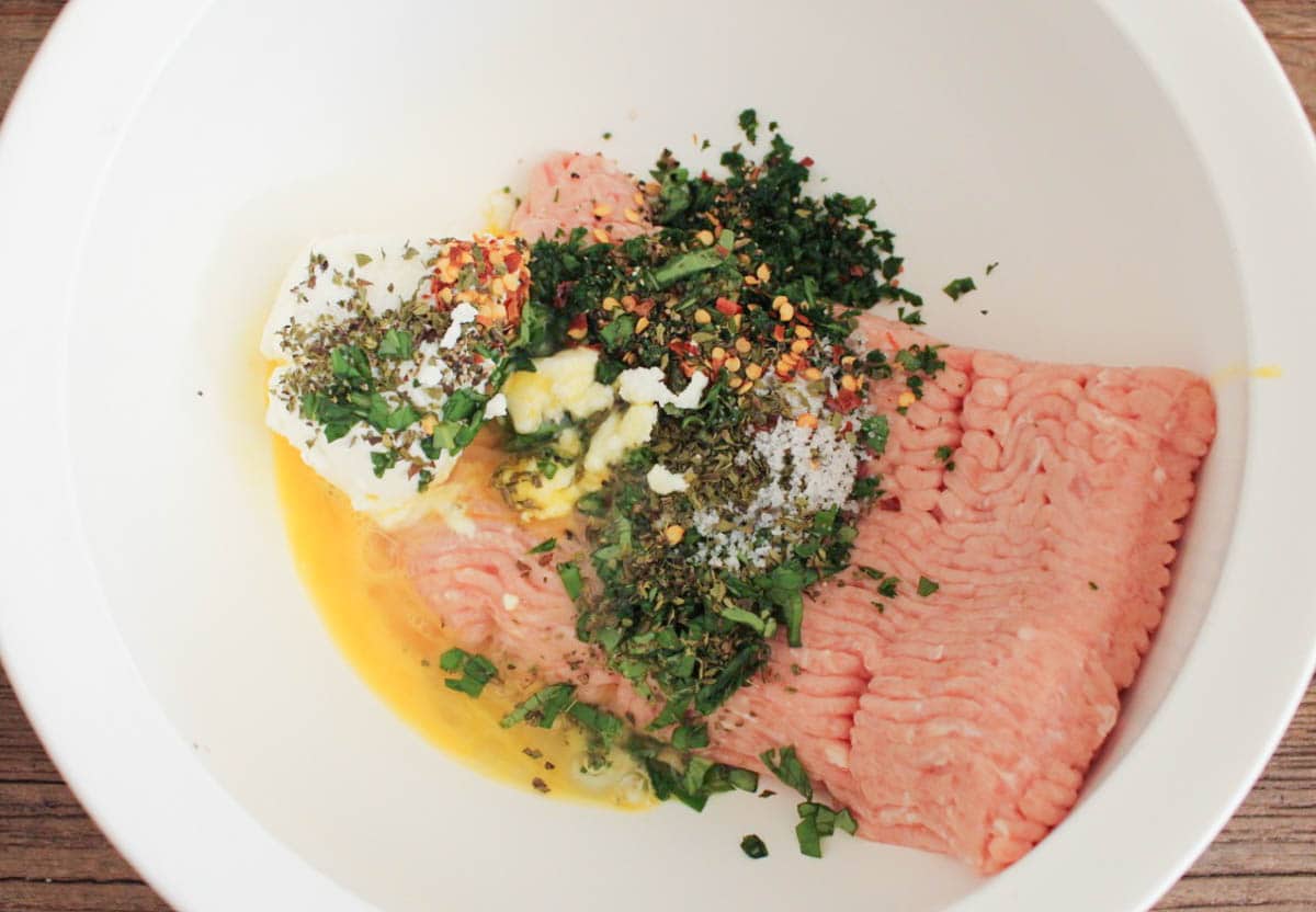 gluten-free-chicken-and-ricotta-meatballs-with-sun-dried-tomato-sauce-step-1