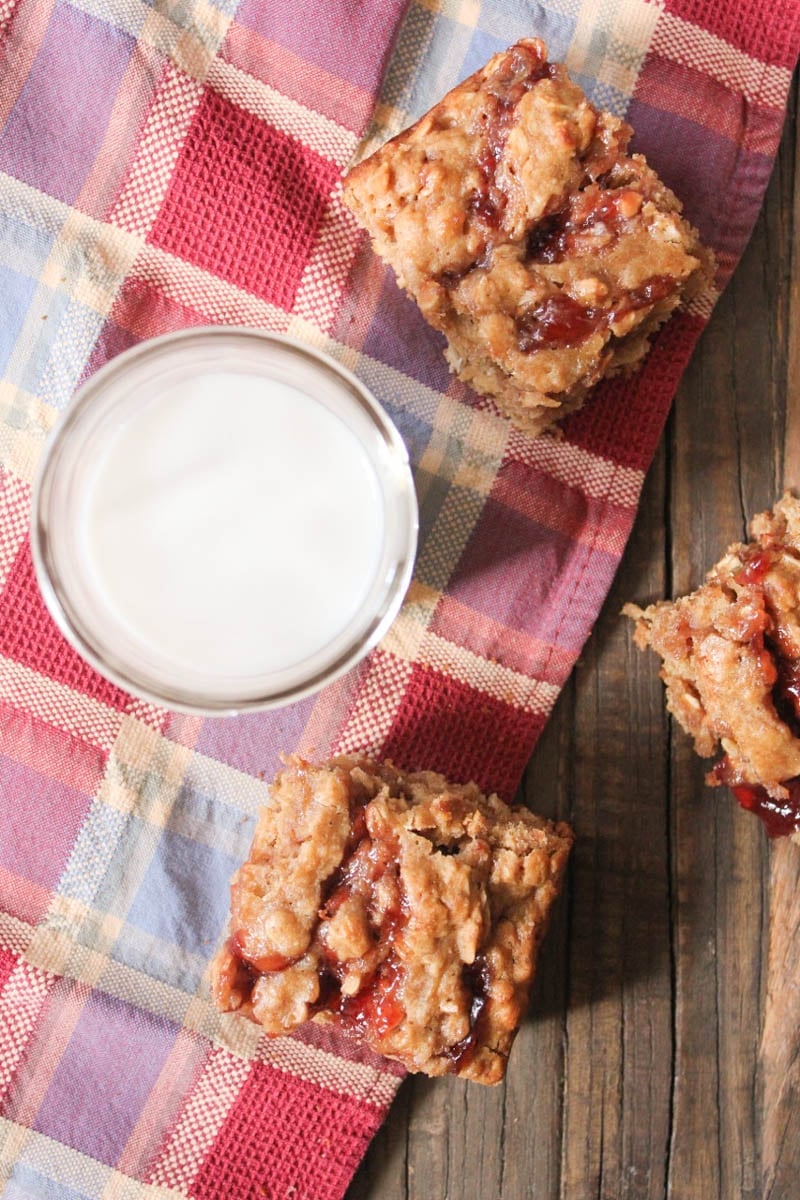 Peanut-Butter-and-Jelly-Snack-Cake-4