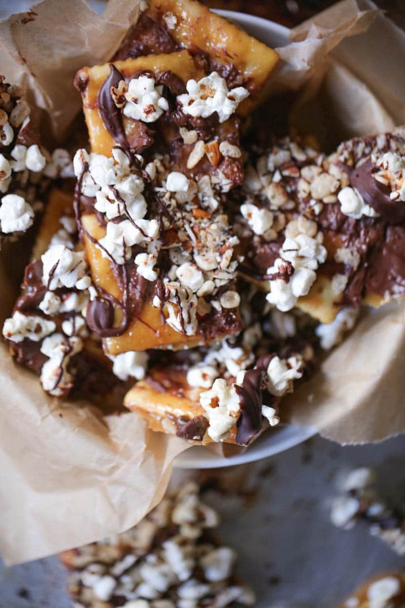 Fully-Loaded-Toffee-Saltines-4